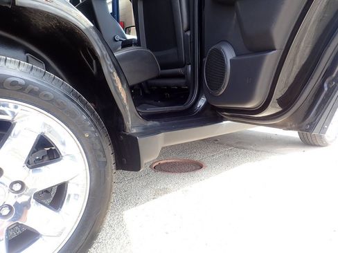 Used 2012 Jeep Liberty Sport AWD/4WD image 26