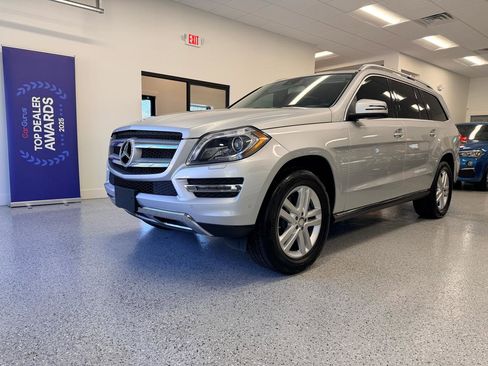 Used 2015 Mercedes-Benz GL 450 4MATIC image 4