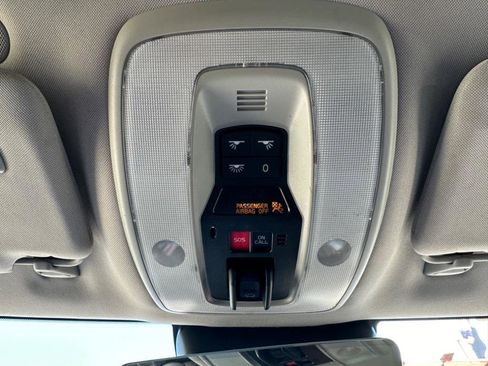 Used 2016 Volvo V60 T5 Cross Country image 14