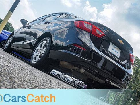 Used 2018 Chevrolet Cruze LS FWD image 5