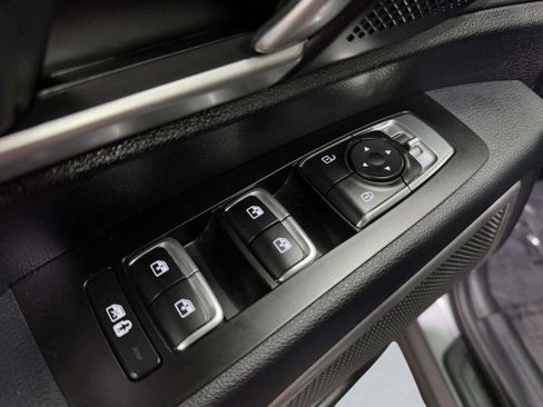 Used 2024 Kia Telluride S image 34