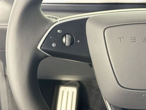 Used 2026 Tesla Model Y Long Range image 24