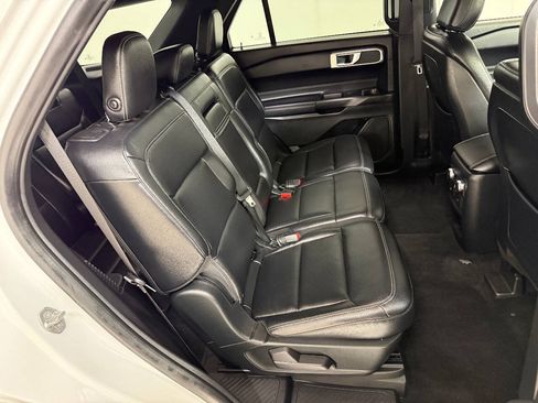 Used 2020 Ford Explorer XLT w/ Equipment Group 202A RWD image 40