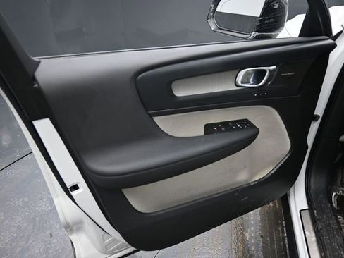 Used 2023 Volvo XC40 B5 Ultimate w/ Protection Package Premier image 16