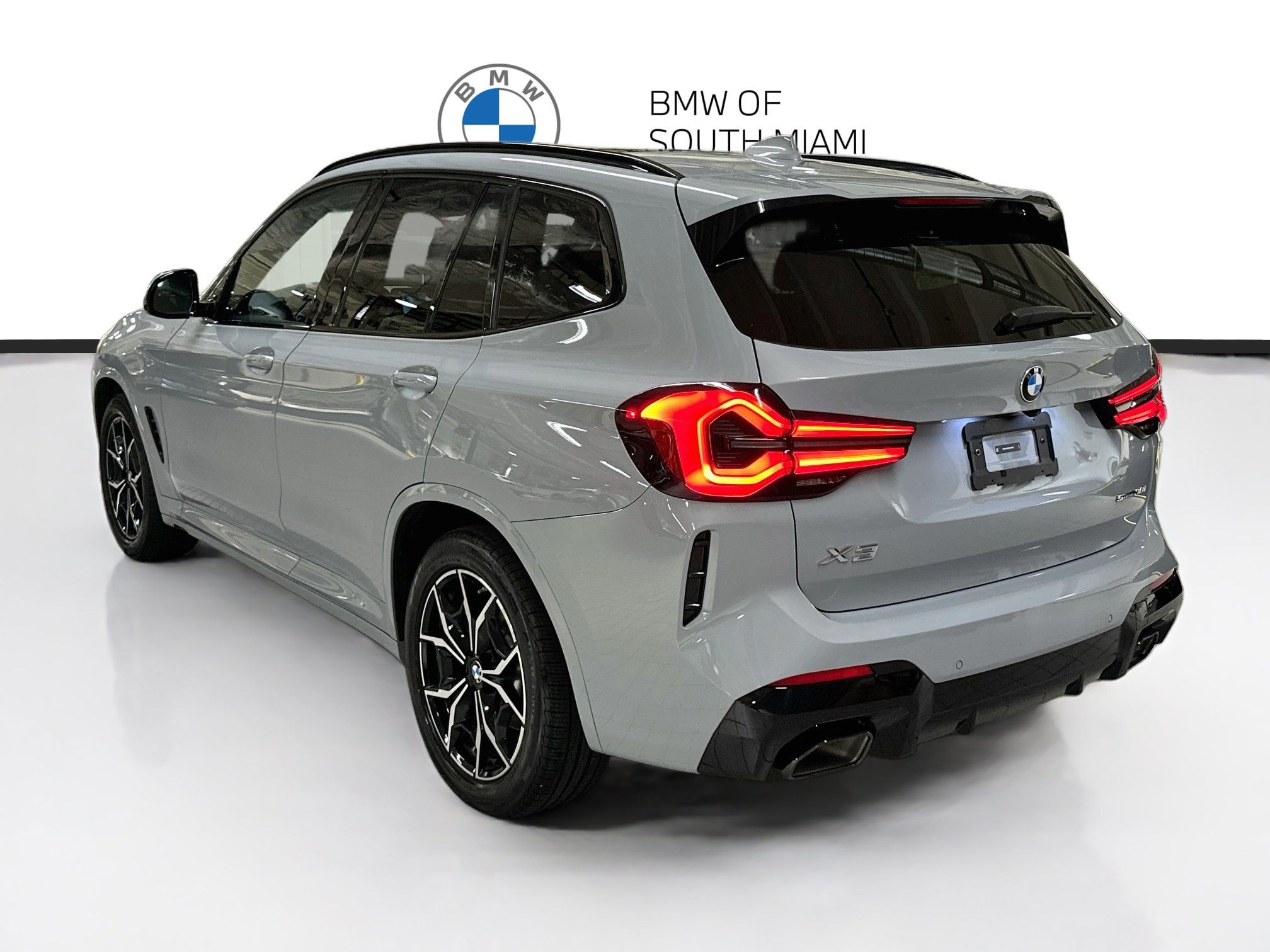 Certified 2024 BMW X3 sDrive30i w/ M Sport Package RWD image 5