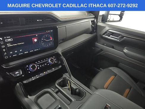 Used 2024 GMC Sierra 2500 AT4 w/ AT4 Preferred Package AWD/4WD image 26