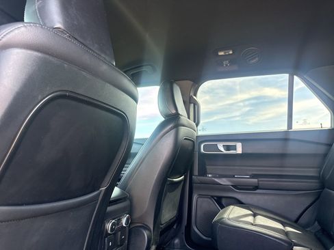 Used 2020 Ford Explorer XLT w/ Equipment Group 202A image 39