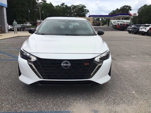 Used 2025 Nissan Sentra SR FWD image 6