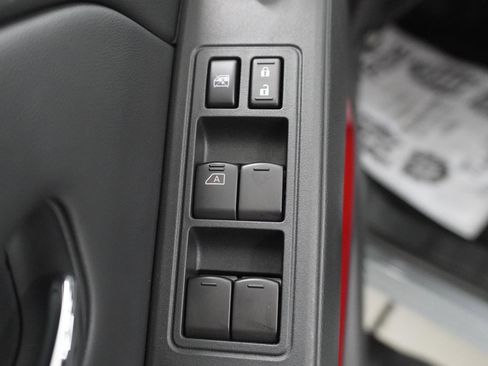 Used 2025 Nissan Frontier PRO-4X AWD/4WD image 11