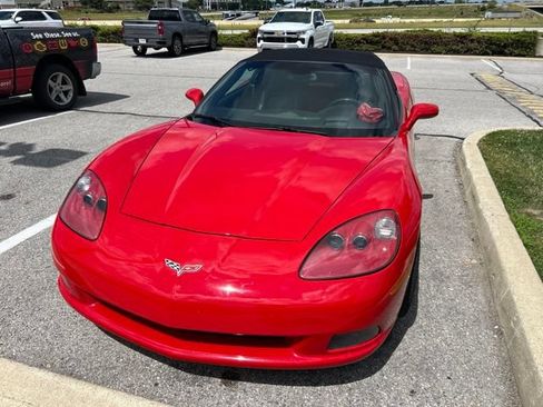 Used 2006 Chevrolet Corvette Convertible w/ Preferred Equipment Group RWD image 2