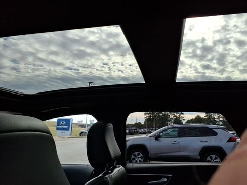 Used 2020 Ford Edge ST w/ Cold Weather Package image 11