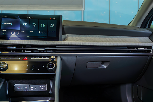 Certified 2025 Hyundai Sonata SEL FWD image 14