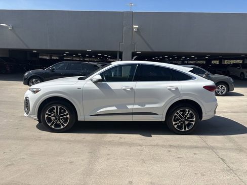 Used 2025 Audi Q5 Premium w/ Convenience Package image 9