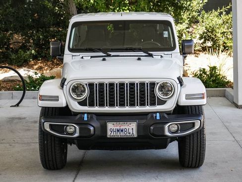 Used 2024 Jeep Wrangler Unlimited Sahara w/ Safety Group AWD/4WD image 2