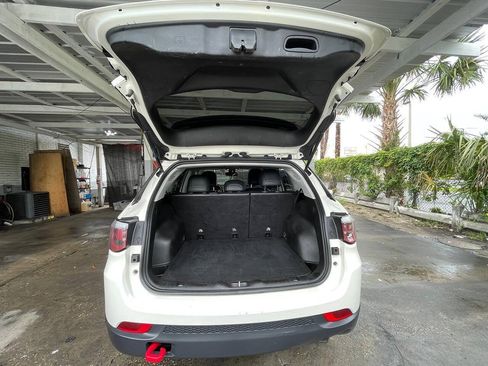 Used 2019 Jeep Compass Trailhawk AWD/4WD image 13