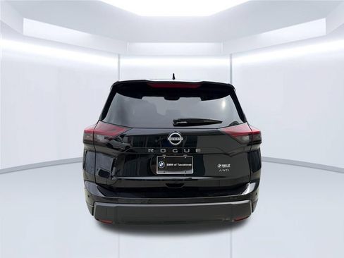 Used 2025 Nissan Rogue SV AWD/4WD image 6