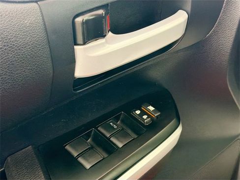Used 2015 Toyota Tundra SR5 image 16