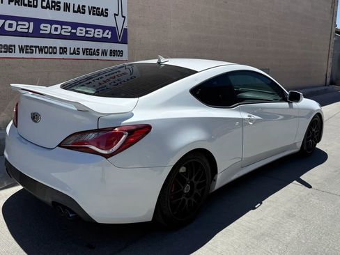 Used 2016 Hyundai Genesis Coupe 3.8 RWD image 2