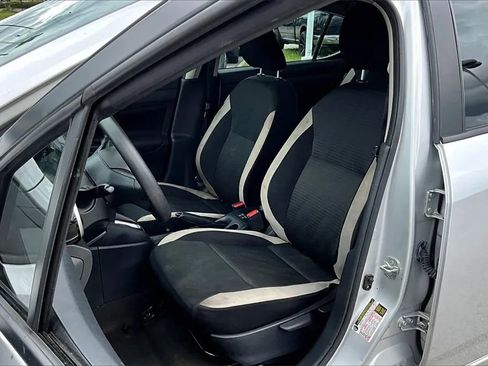 Used 2022 Nissan Versa SV w/ Electronics Package image 22