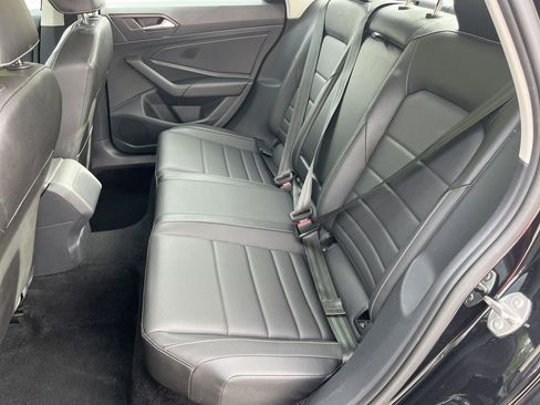 Used 2024 Volkswagen Jetta SE FWD image 18