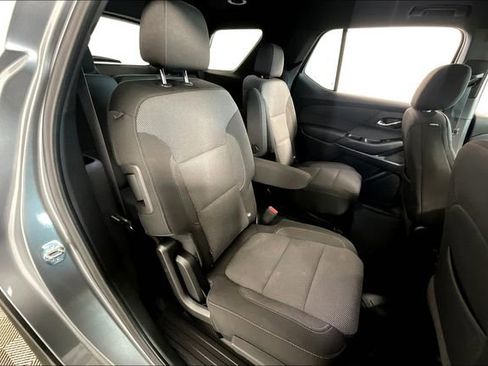 Used 2023 Chevrolet Traverse LT image 27