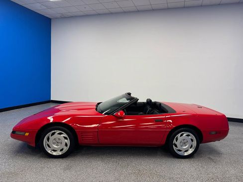 Used 1992 Chevrolet Corvette Convertible RWD image 4
