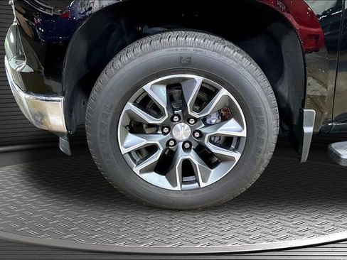 Used 2023 Chevrolet Silverado 1500 LT AWD/4WD image 33
