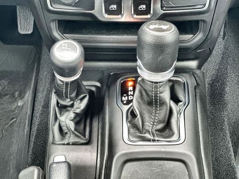 Certified 2025 Jeep Wrangler Sport AWD/4WD image 23