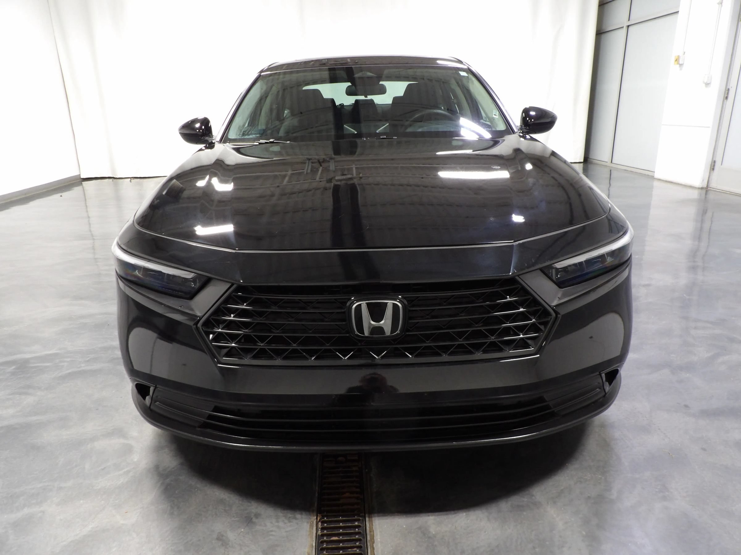 Used 2025 Honda Accord SE image 2