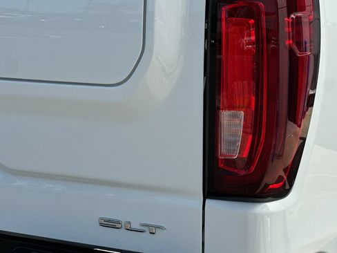Used 2025 GMC Sierra 1500 SLT AWD/4WD image 37