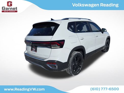 New 2025 Volkswagen Taos SE image 15