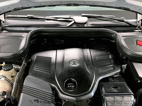Used 2021 Mercedes-Benz GLS 450 4MATIC image 30