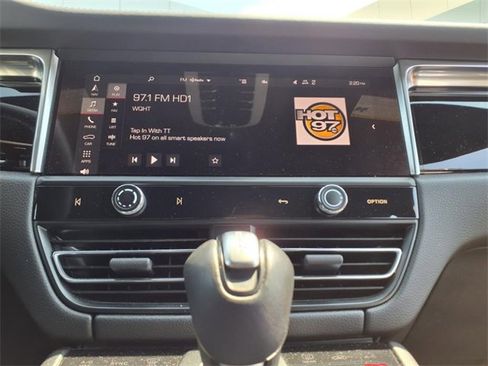 Used 2024 Porsche Macan image 15