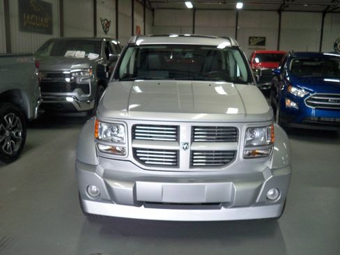Used 2009 Dodge Nitro R/T image 2