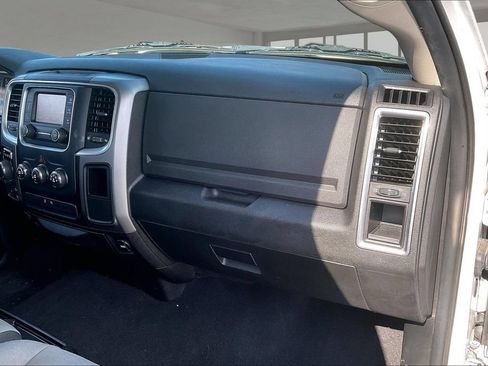 Used 2022 RAM 1500 Classic SLT AWD/4WD image 26