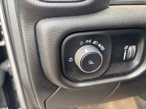 Used 2024 RAM 2500 Tradesman w/ Chrome Appearance Group image 7