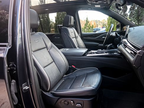 Used 2023 Cadillac Escalade ESV Sport w/ Touring Package image 34