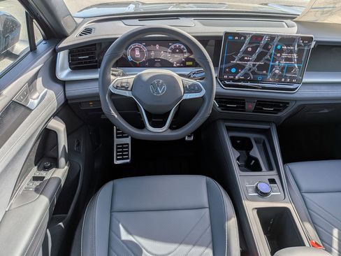 New 2026 Volkswagen Tiguan SE R-Line AWD/4WD image 29