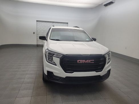 Used 2024 GMC Terrain SLE w/ Elevation Edition FWD image 14