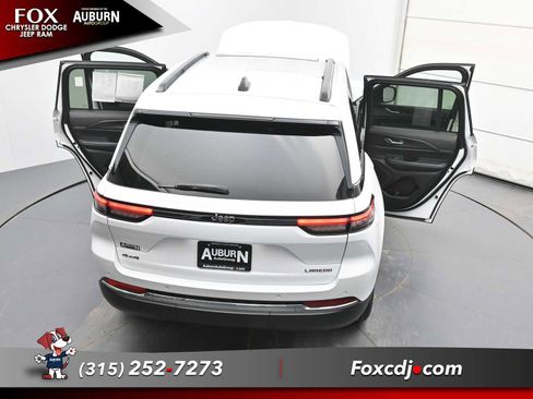 Used 2023 Jeep Grand Cherokee Laredo w/ Luxury Tech Group I image 33