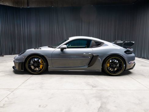 Used 2024 Porsche 718 Cayman GT4 RS w/ Accent Package Logos RWD image 9
