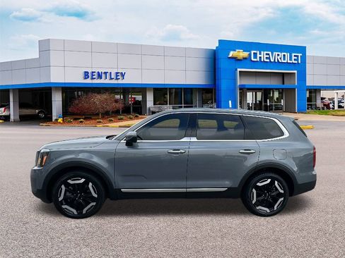 Used 2024 Kia Telluride S w/ S Sunroof Package image 2