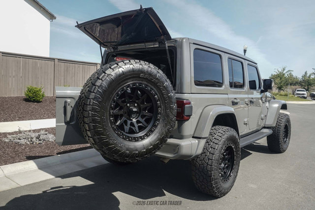 Used 2022 Jeep Wrangler Unlimited Sahara AWD/4WD image 16