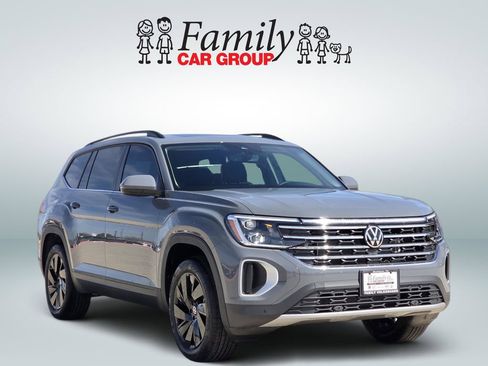 New 2026 Volkswagen Atlas SE FWD image 2