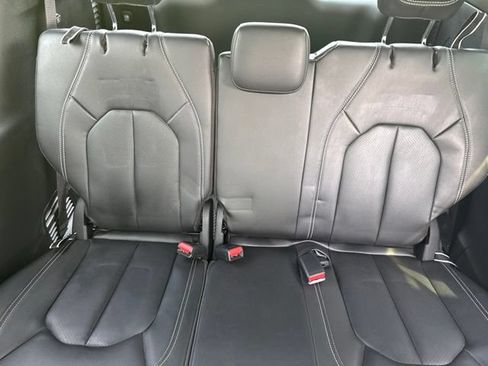 Used 2022 Chrysler Pacifica Touring-L w/ Uconnect Theater Family Group AWD/4WD image 50