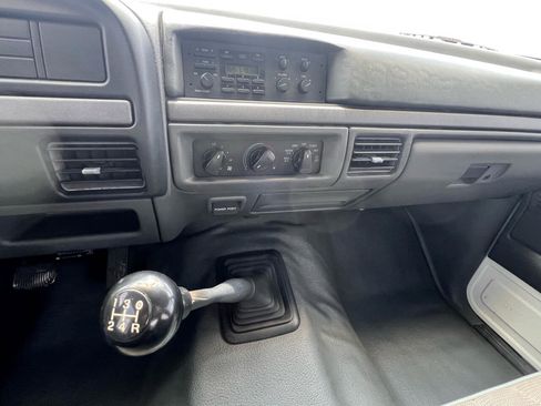 Used 1993 Ford F150 XL image 24