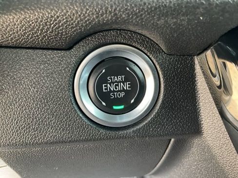 Used 2025 Chevrolet Traverse LT AWD/4WD image 13