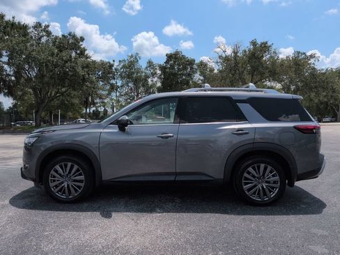 Certified 2024 Nissan Pathfinder SL w/ SL Premium Package FWD image 7