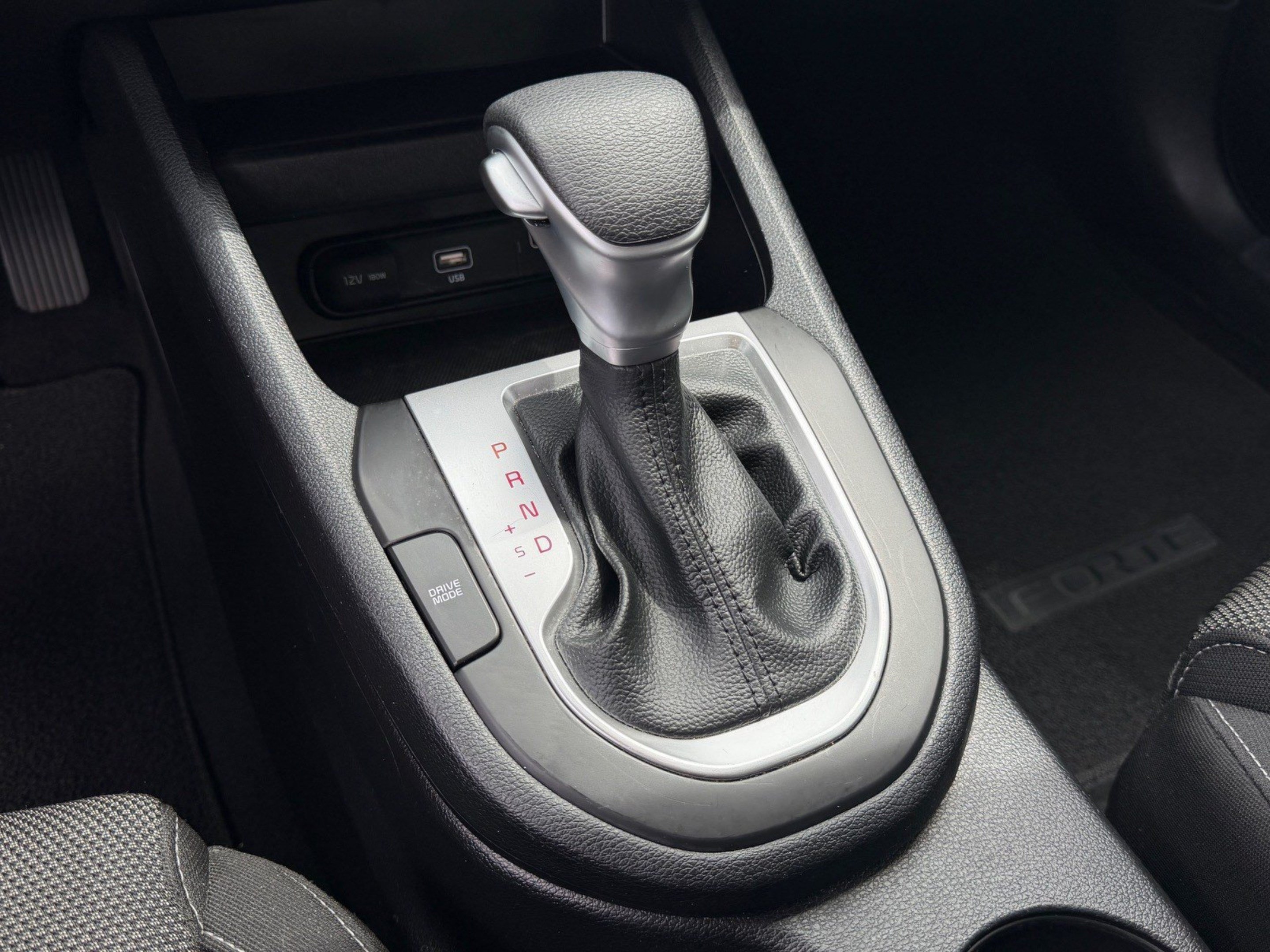 Certified 2024 Kia Forte LXS w/ LXS Technology Package FWD image 34