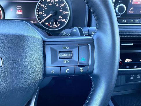 Used 2025 Nissan Rogue SV image 23